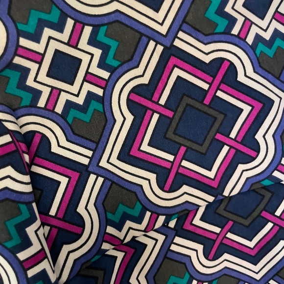 patterned blouse - Picture 6 of 6